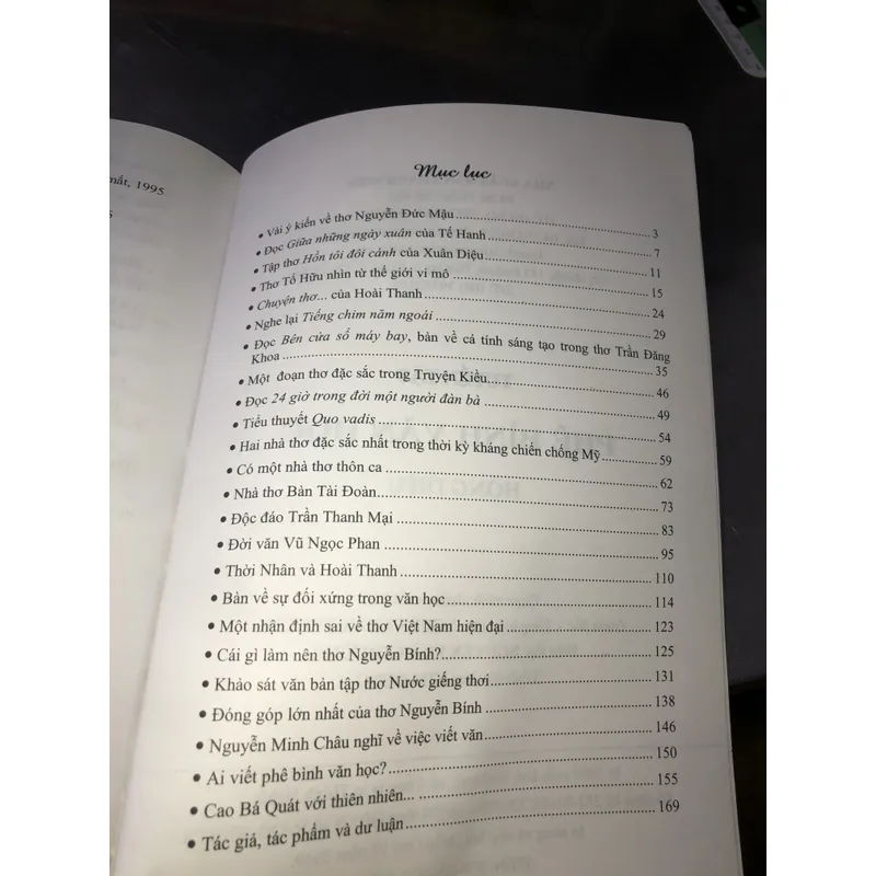 Tuyển tập phê bình văn học  738766