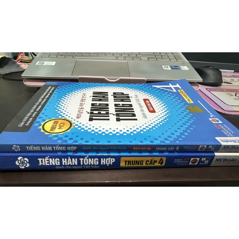 Tiếng Hàn Tổng hợp 4 + Sách Bài tập 718649