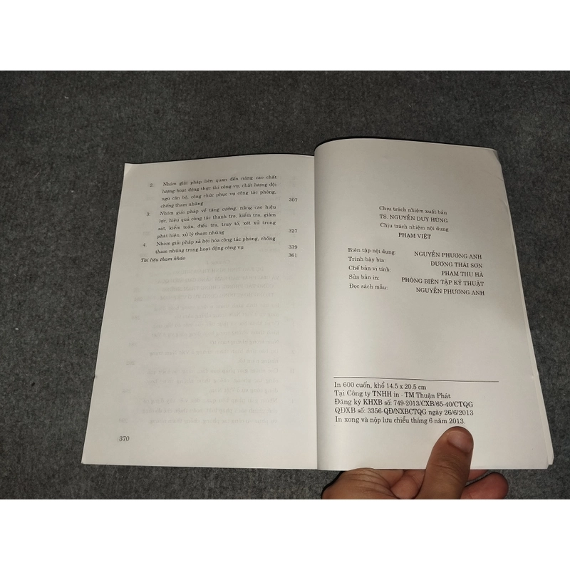 PHÒNG, CHỐNG THAM NHŨNG TRONG HOẠT ĐỘNG CÔNG VỤ Ở VIỆT NAM: LÝ LUẬN VÀ THỰC TIỄN 478563