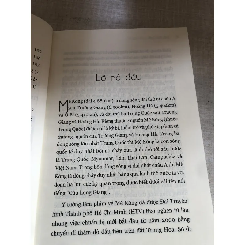 Đi dọc dòng sông Phật giáo  780672