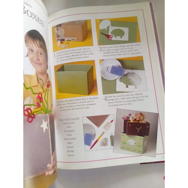 365 Things to Make and Do 1032980