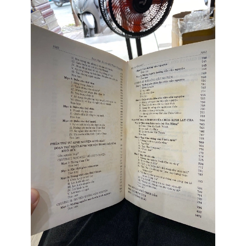 Sách giáo lya của Hội Thánh Công Giáo 1013363