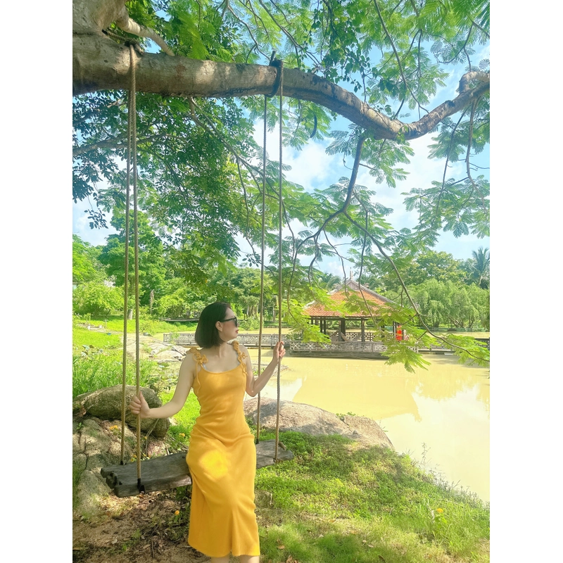 Đầm vàng 2 dây 525164