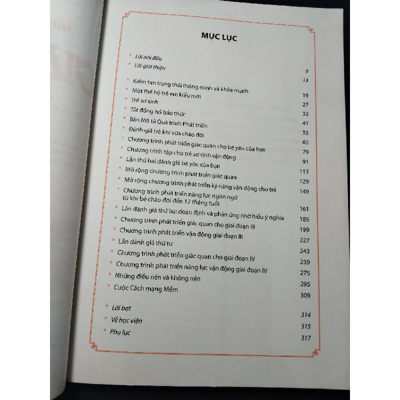 Nuôi dưỡng và phát triển giác quan của trẻ mới 80% ố bẩn nhẹ, gấp bìa, có mộc nhà phát hành 2017 Glenn Doman, Janet Doman HCM2103 MẸ VÀ BÉ 918628