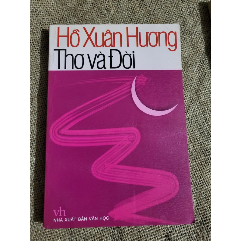 Hồ Xuân Hương:  thơ và đời 365846