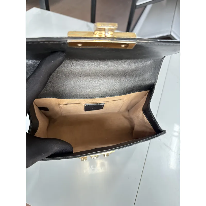 ĐẲNG CẤP KHÔNG THỜI GIAN: GUCCI PADLOCK Mini . 976855