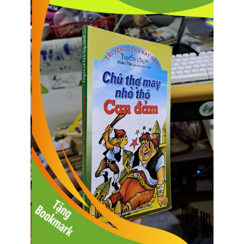 (TẶNG BOOKMARK) Chú thợ may nhỏ thó can đảm - Nhân Văn - RBK0111 941344