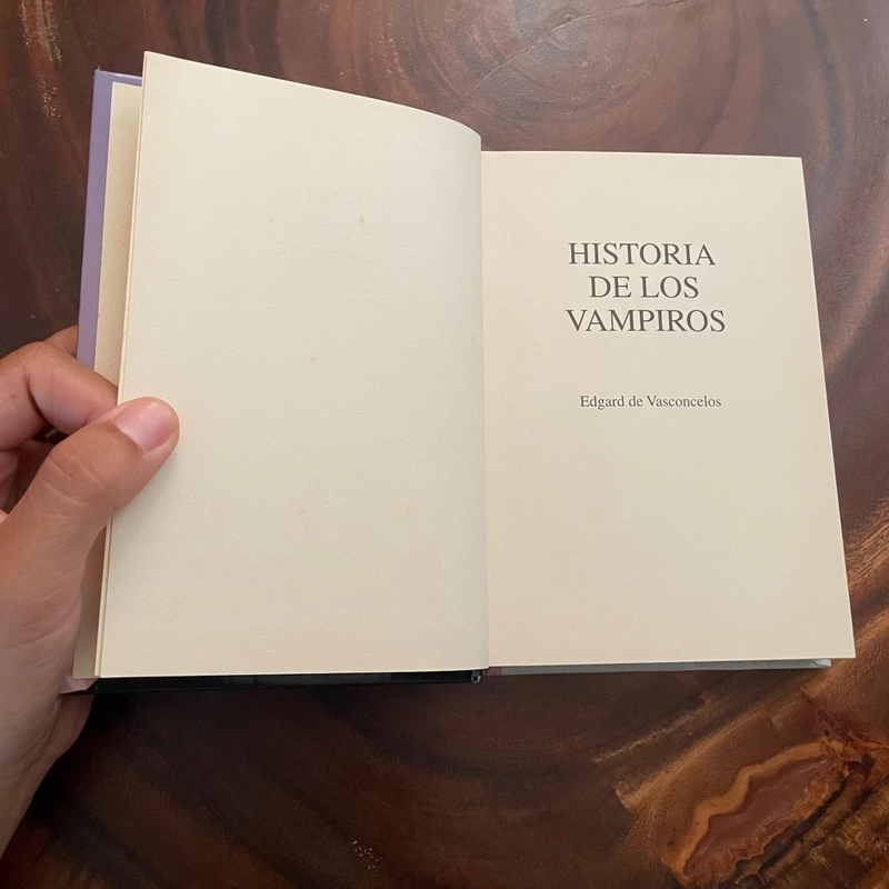II Spanish Book: HISTORIA DE LOS VAMPIROS - Edgard de Vasconcelos - 2013  443026