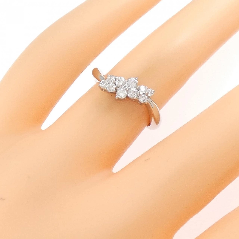 Nhẫn kim cương hoa PT900 0.30CT 668040