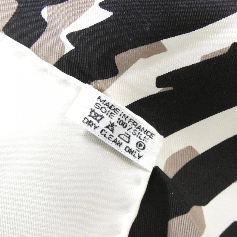 Khăn lụa Hermès ONDE DE CHIC - Hàng hiệu Chính hãng 807307