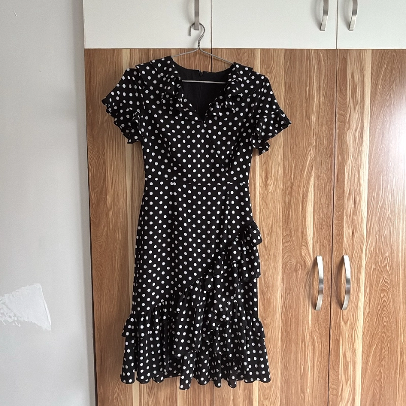 Váy bi kiểu size M, ôm body, khoe vòng eo.  462648