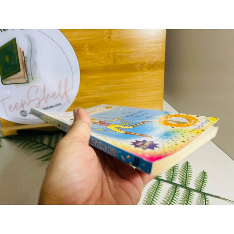 [Sách 2hand từ US] Like new 90% - Lucky Stars: The Perfect Pony Wish của Phoebe Bright. 476844