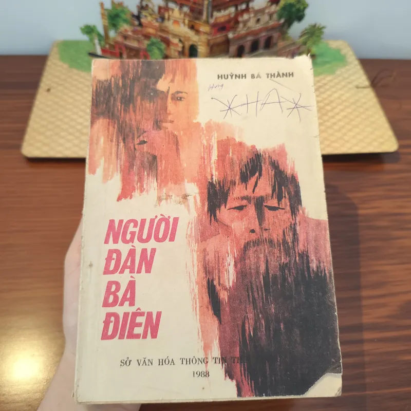 Người đàn bà điên 561553