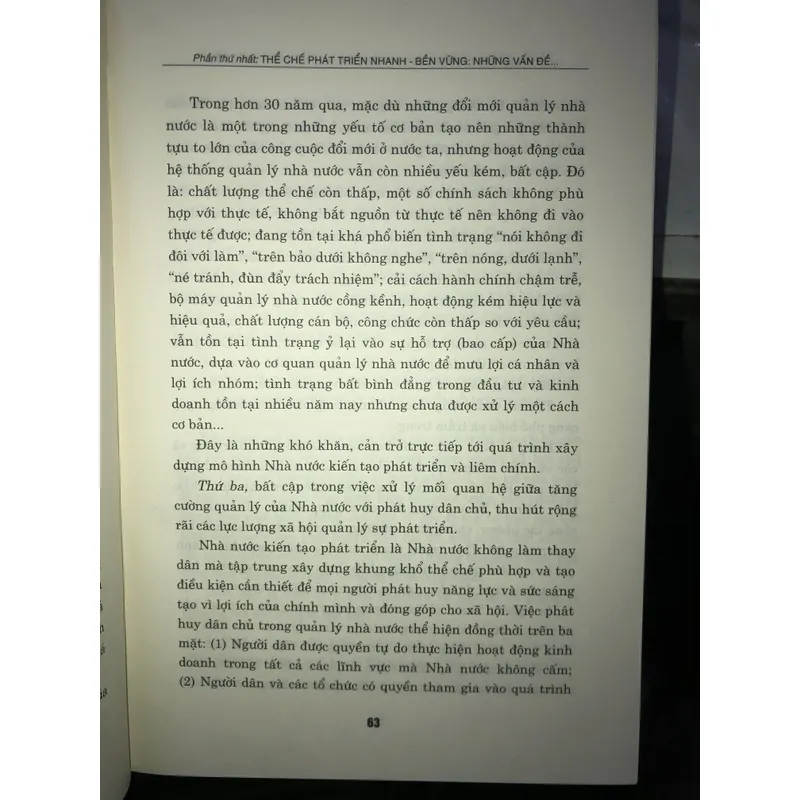 Thể chế phát triển nhanh - bền vững: Kinh nghiệm quốc tế và những vấn đề đặt ra đối với… 704982