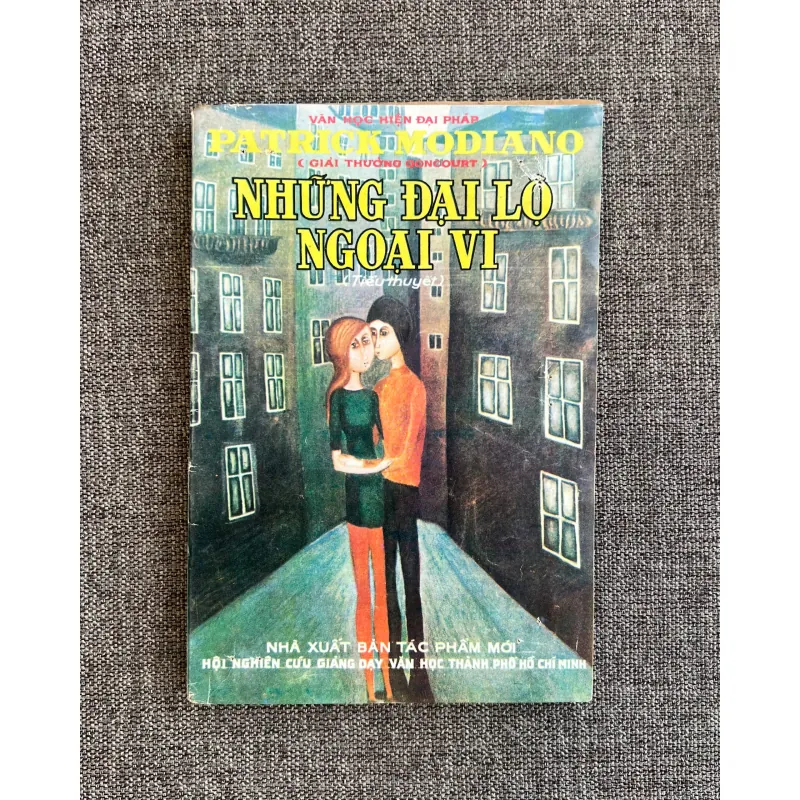 NHỮNG ĐẠI LỘ NGOẠI VI - Patrick Modiano (Nobel Văn học 2014) 994430