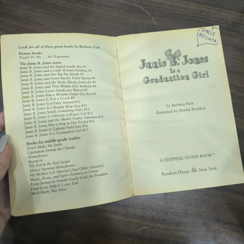 Junie B. Jones is a Graduation Girl - Barbara Park 1035469