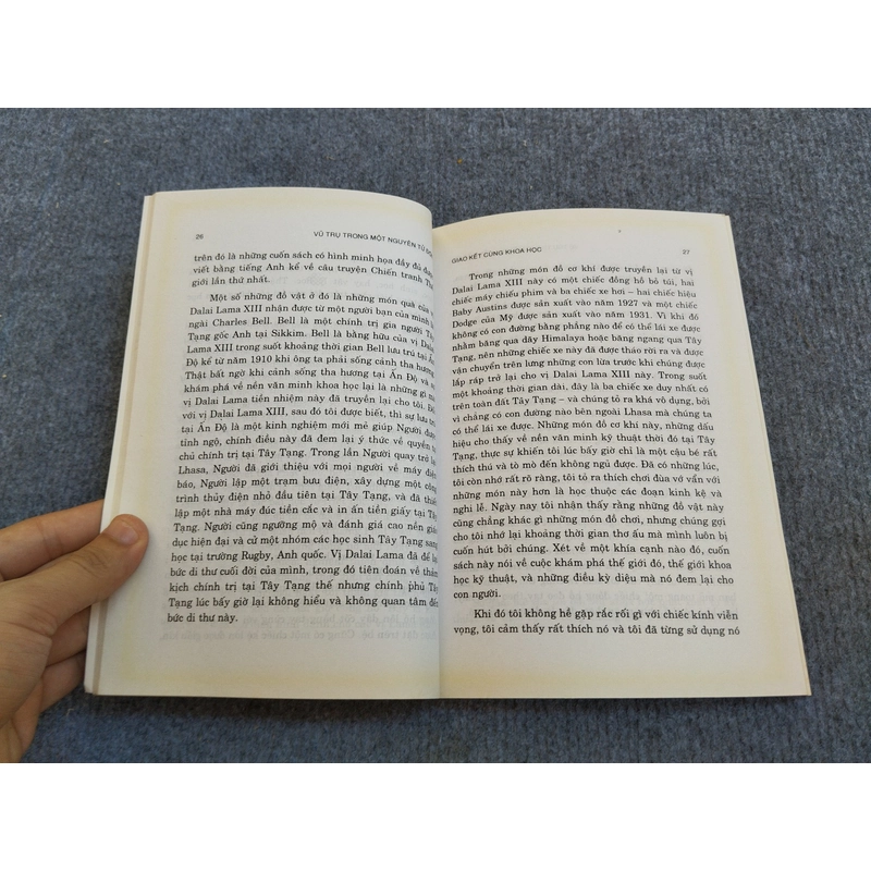 VŨ TRỤ TRONG MỘT NGUYÊN TỬ ĐƠN. ĐIỂM GIAO HÒA GIỮA KHOA HỌC VÀ TÂM LINH 485236