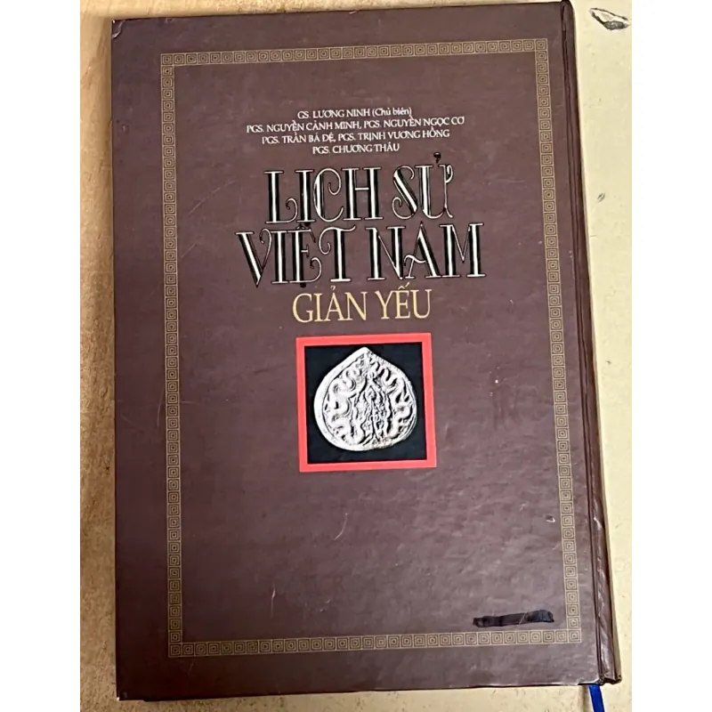 LỊCH SỬ VIỆT NAM GIẢN YẾU - Gs. LƯƠNG NINH ( Chủ biên) 1009598