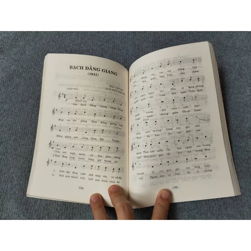 HOÀNG MAI LƯU & CÁC CA KHÚC TRONG PHONG TRÀO ÂM NHẠC CÁCH MẠNG 729283