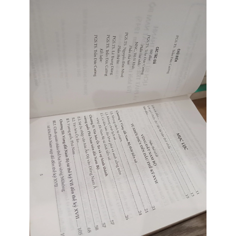 Lịch sử hình thành và phát triển vùng đất Nam Bộ (từ khởi thủy đến năm 1945) - Trần Đức Cường chủ biên 472387