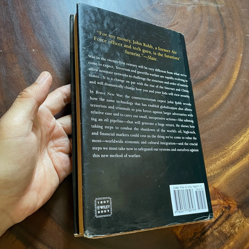 II English Book: BRAVE NEW WAR - John Robb - 2007 443164