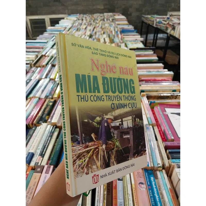 NGHỀ NẤU MÍA ĐƯỜNG THỦ CÔNG TRUYỀN THỐNG Ở VĨNH CỬU 975490