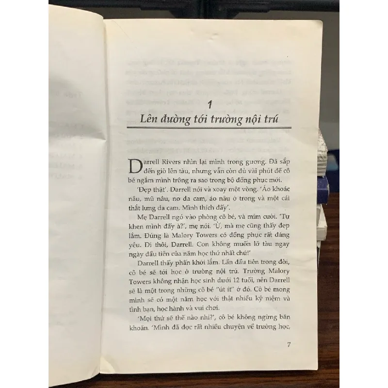 Malory Towers- Học kì đầu tiên mới mẻ- Enid Blyton 598629