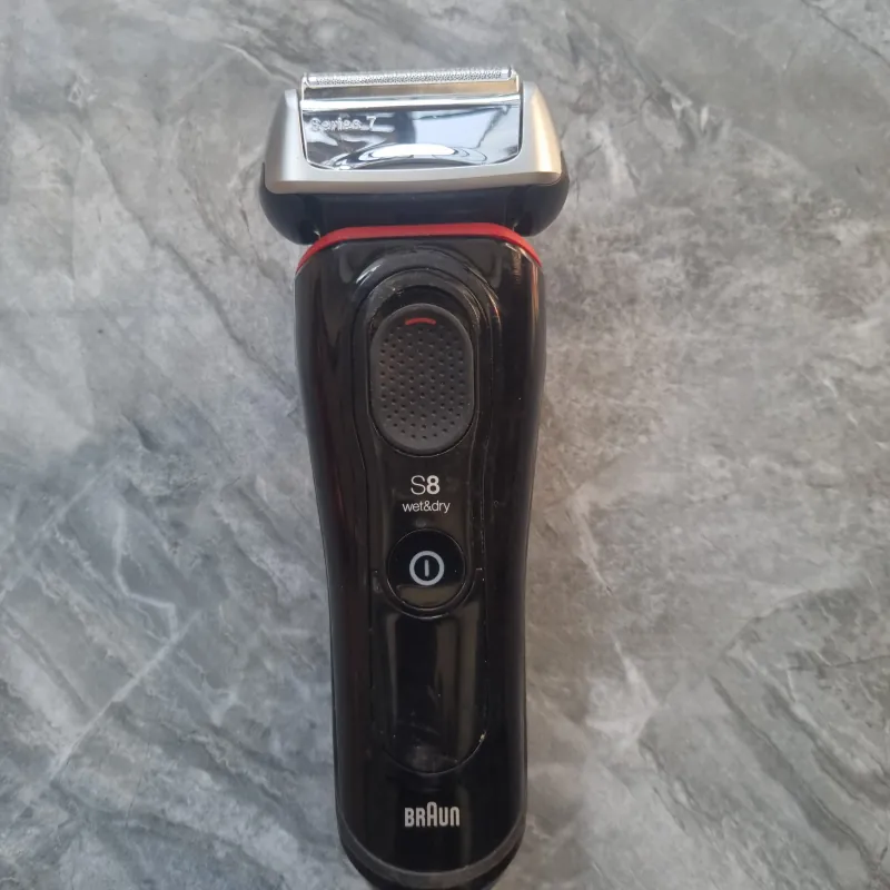 Máy cạo râu Braun sirees S8 791136