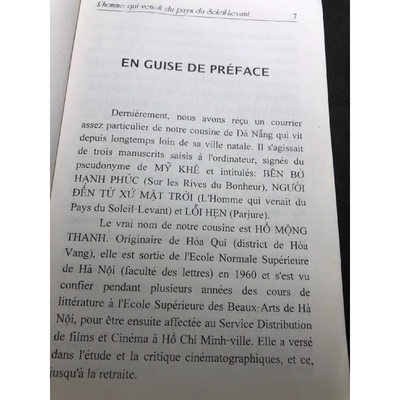 Người đến từ xứ mặt trời (tiểu thuyết song ngữ Việt Pháp) mới 70% ố bẩn có dấu mộc và viết nhẹ trang đầu 2001 Mỹ Khê - Hồ Quý HPB0906 SÁCH VĂN HỌC 914835