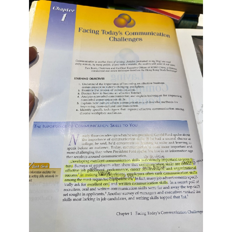 Essentials of Business Communication - Mary Ellen Guffey & Bertha du-Babcock 453918
