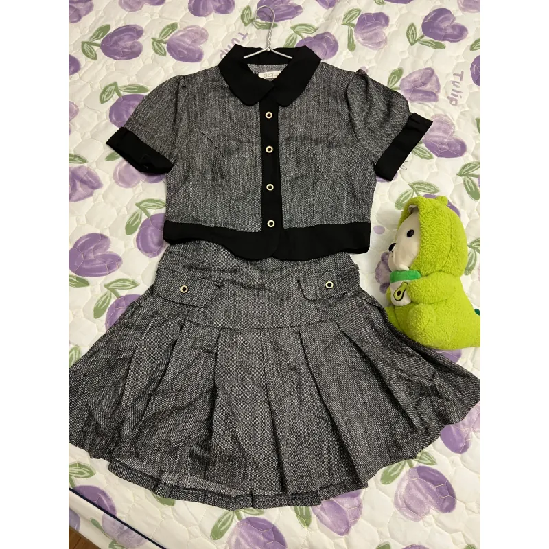 Set váy công sở phối áo cardigan cổ tròn tay ngắn màu xám 989696