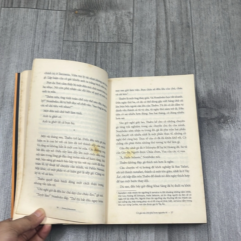 Cô gái mù chữ phá bom nguyên tử. 3a2 531814