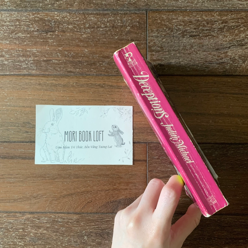 Sách ngoại văn Deceptions – Judith Michael, Used, Khổ Pocket 498775