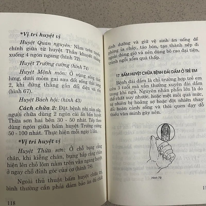 Combo 2 cuốn “Thực hành bấm huyệt chữa bệnh” và “Bấm huyệt chữa bệnh”  604925