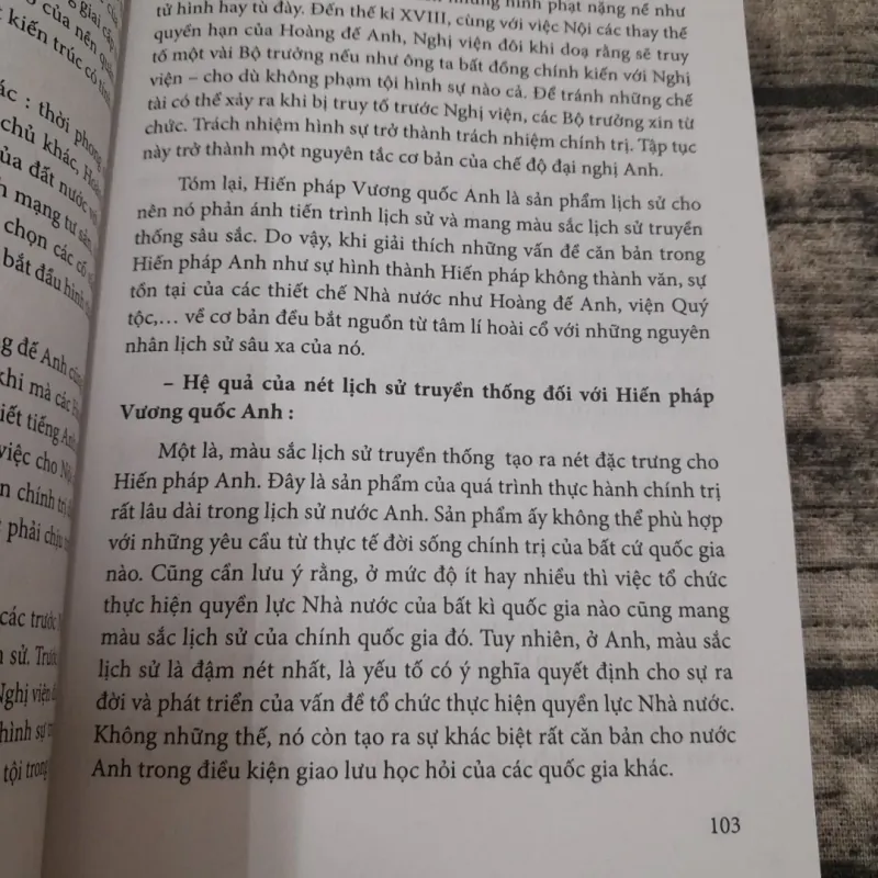 Sách chuyên khảo- Xây dựng và Bảo vệ HIẾN PHÁP Kinh nghiêm thế giới và Việt Nam.  762050