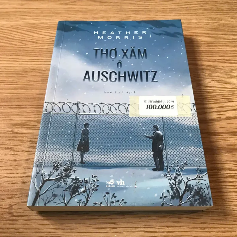 Thợ xăm ở Auschwitz - Heather Morris 696850