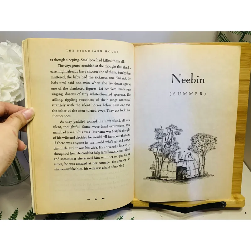 [Sách tiếng Anh 2hand] Like new 90% - The Birchbark House – Louise Erdrich 961443