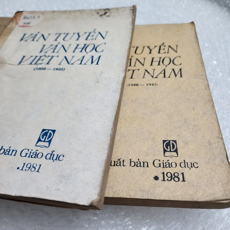 Văn tuyển văn học Việt nam 3 tập | thế kỷ XI đến 1945 782407