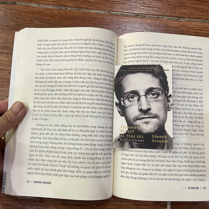Bị theo dõi, bí mật an ninh mạng - Edward Snowden (k4) 598037