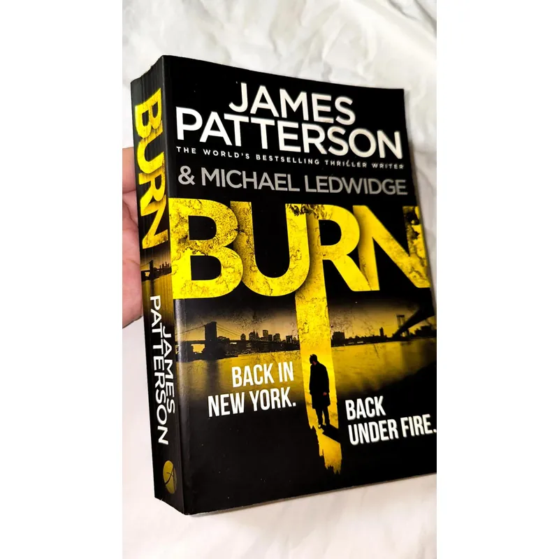 Ngoại văn cũ gần 500 trang: James Patterson - Burn (ố nhiều) 732562