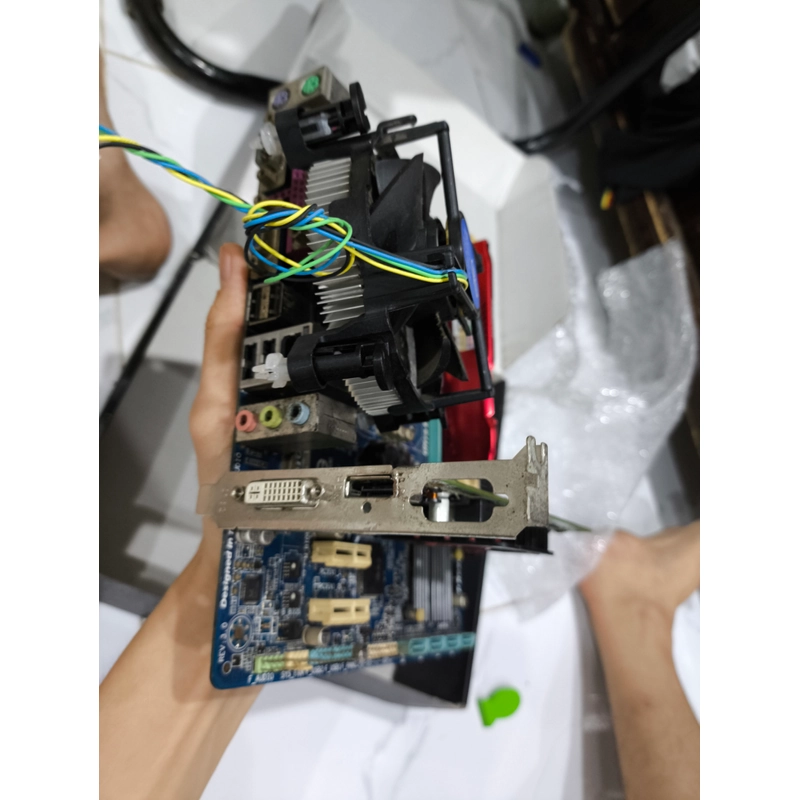 Combo h61 + i5 3470 + 8gb + card amd có cổng dp 493339