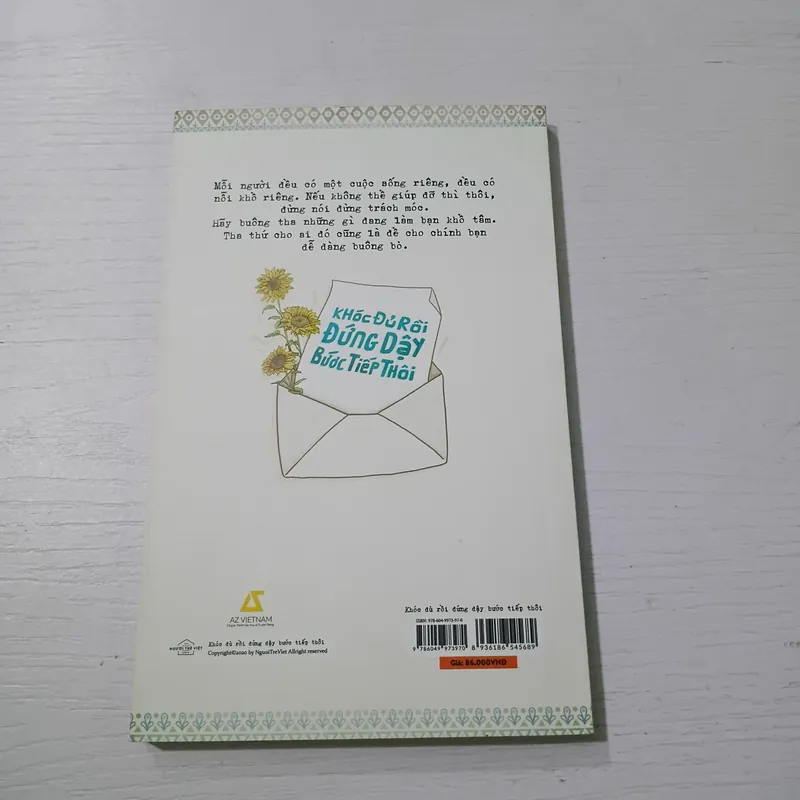 Sách Khóc đủ rồi, đứng dây bước tiếp thôi 731734