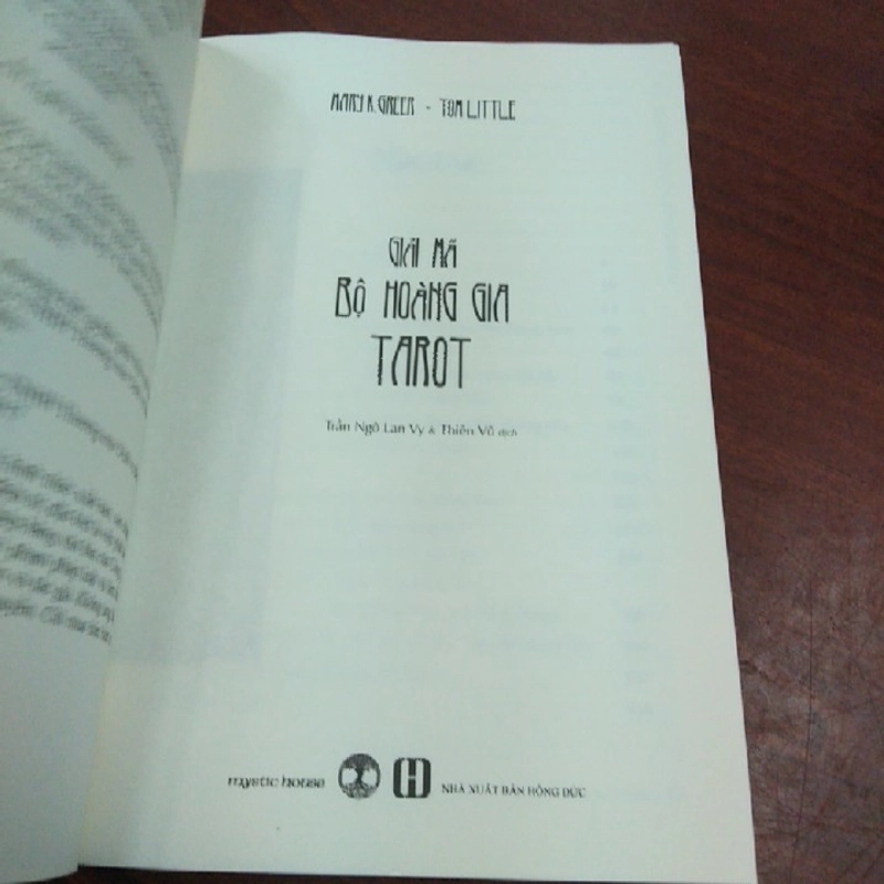 GIẢI MÃ BỘ HOÀNG GIA TAROT - Trần Ngô Lần Vy, Thiên Vũ dịch 278483
