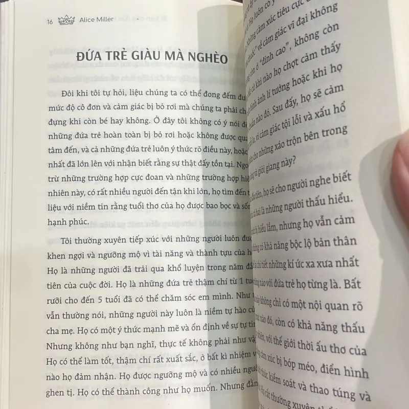 BI KỊCH CỦA ĐỨA TRẺ TÀI NĂNG PhD Alice Miller giáo dục độc hại quan hệ cha mẹ con cái 1046451