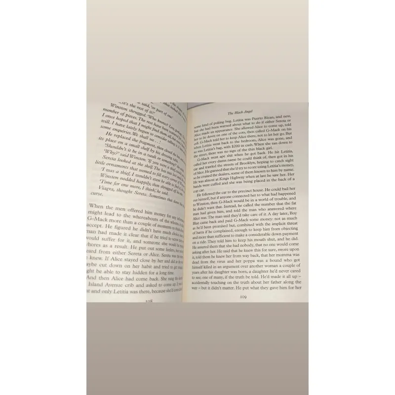 Sách ngoại văn cũ khổ lớn – The Black Angel (John Connolly) | Bìa mềm 748371