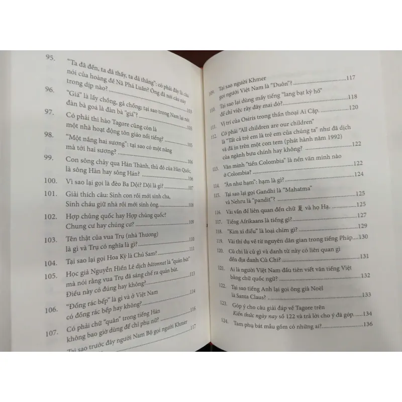 BỘ 4 TẬP CHUYỆN ĐÔNG CHUYỆN TÂY - AN CHI 682082