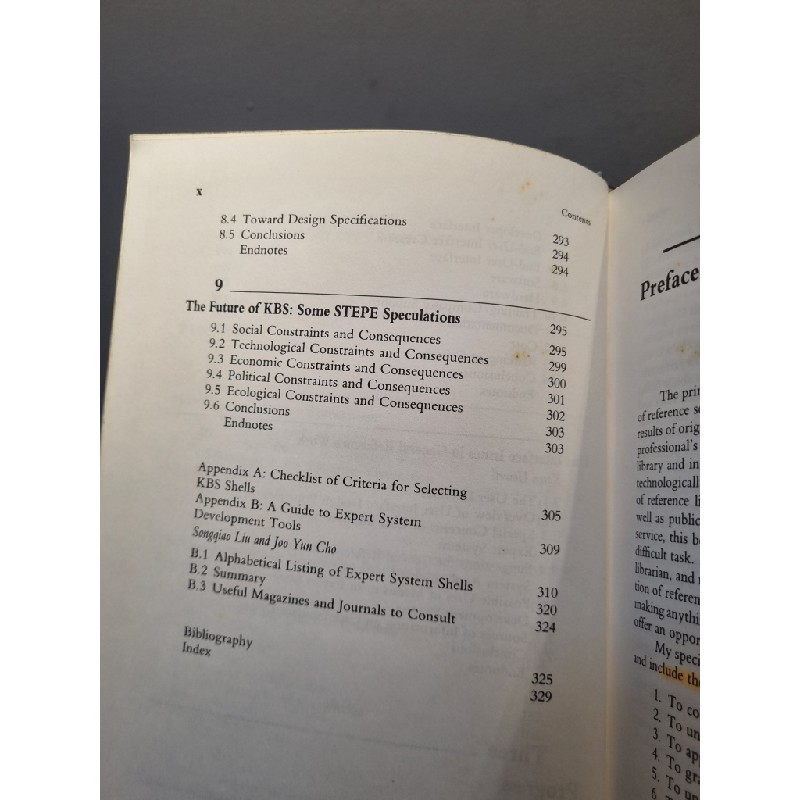 KNOWLEDGE-BASED SYSTEMS FOR GENERAL REFERENCE WORK : Applications, Problems, and Progress - John V. Richardson Jr 186138