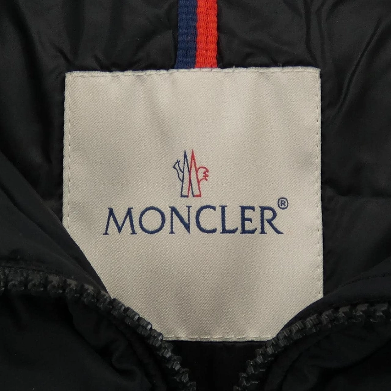Áo khoác lông vũ MONCLER 638122