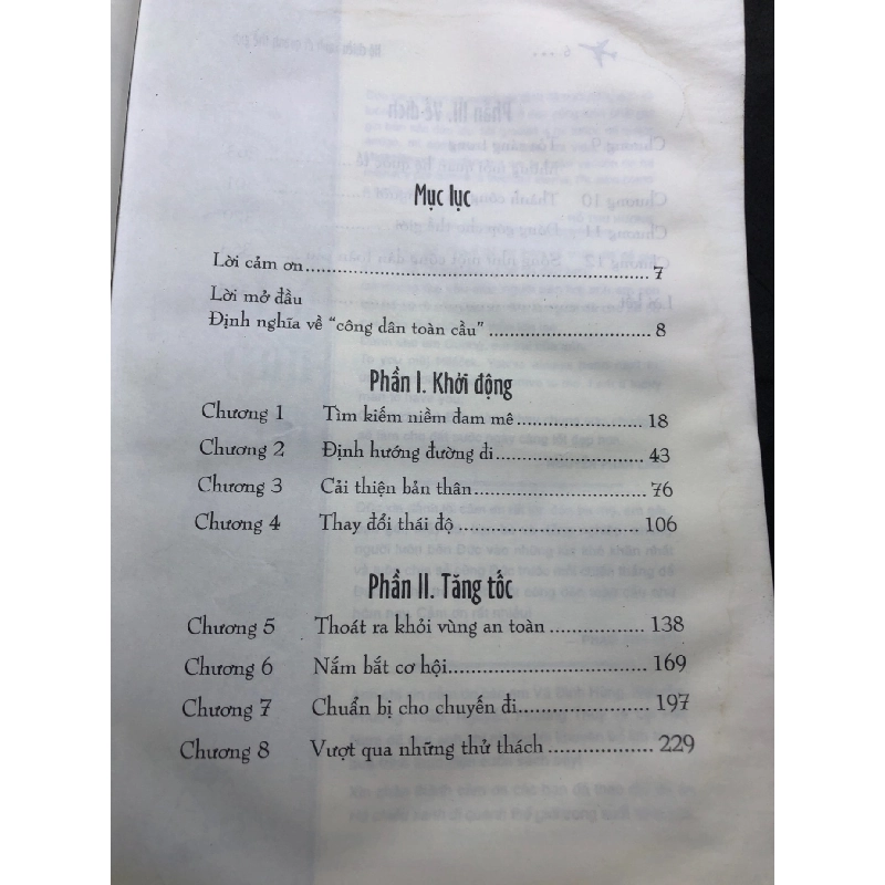 Hộ chiếu xanh đi quanh thế giới 2016 mới 75% ố bẩn nhẹ bụng sách cong ẩm sách Hồ Thu Hương, Nguyễn Phan Linh và Phạm Anh Đức HPB0407 KỸ NĂNG 916034