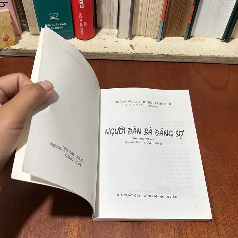 II Văn Học Nước Ngoài: Người Đàn Bà Đáng Sợ - Những Vụ Án Nổi Tiếng Của Thế Giới - 2004 727072
